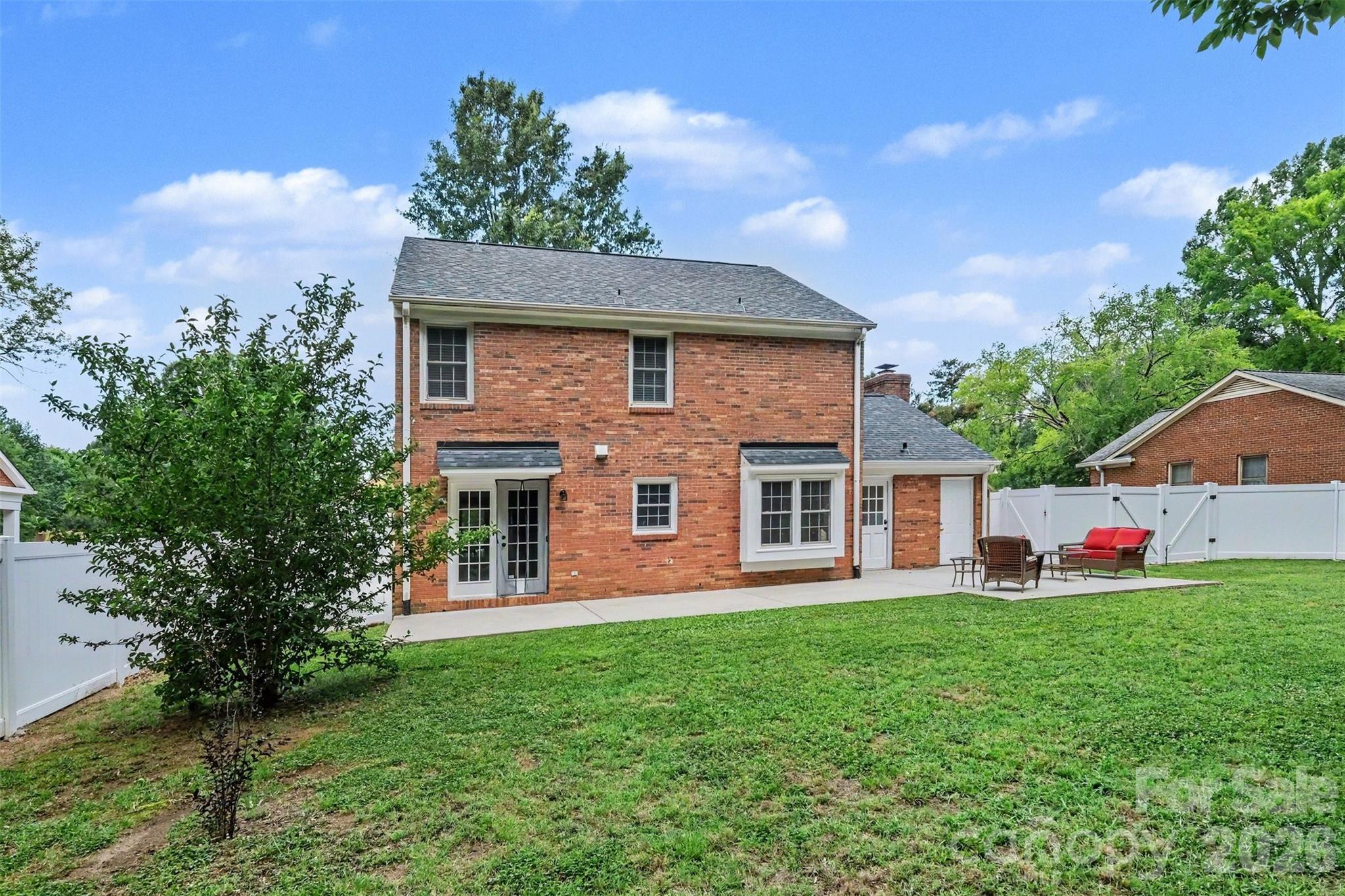 10727 Colony Woods Drive — Charlotte
