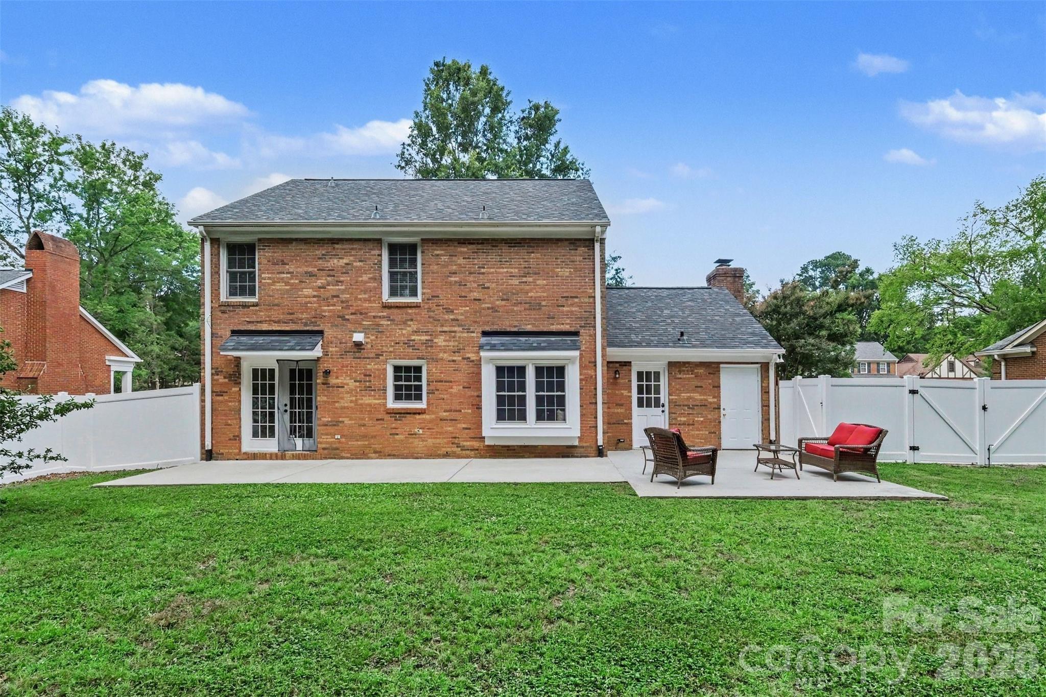 10727 Colony Woods Drive — Charlotte