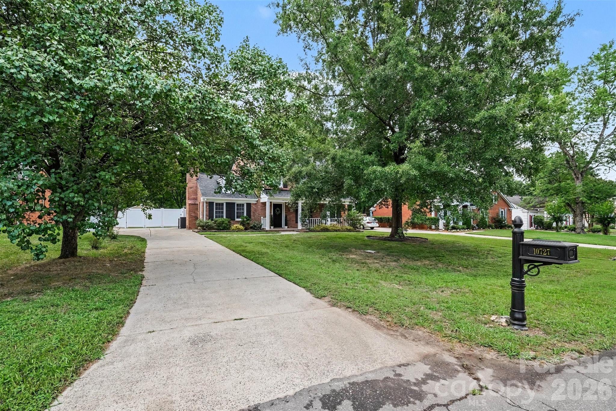 10727 Colony Woods Drive — Charlotte