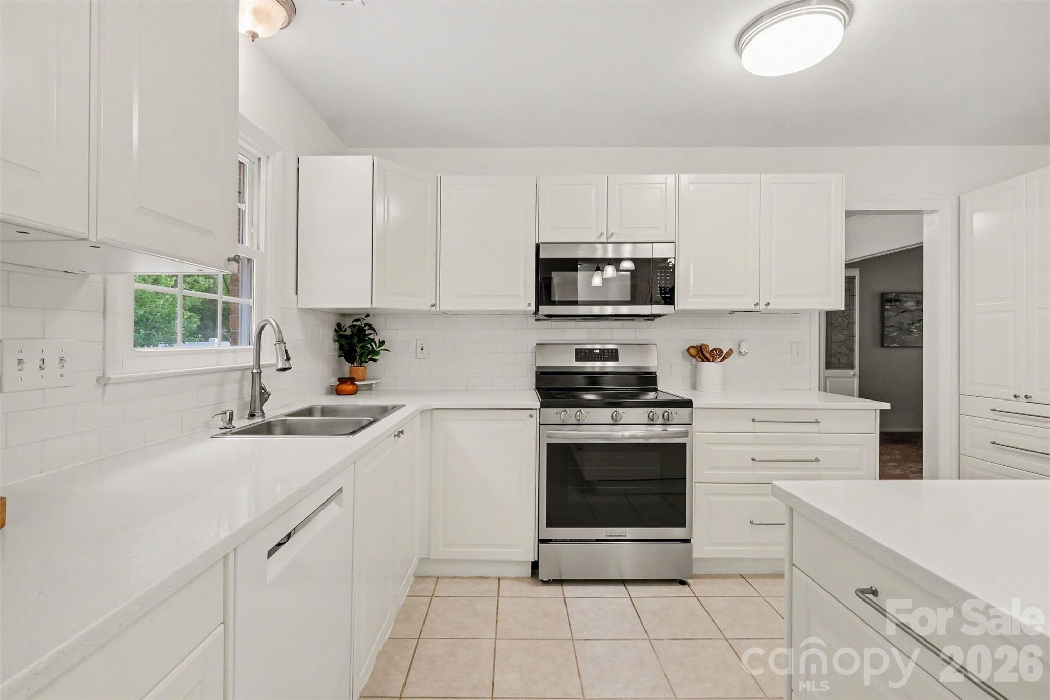 10727 Colony Woods Drive — Charlotte