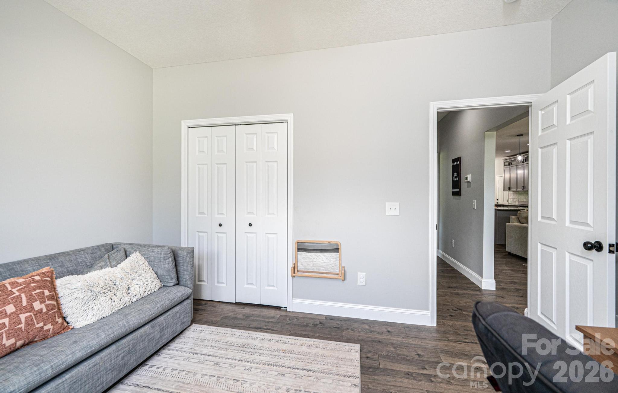 29 Central Avenue — Granite Falls