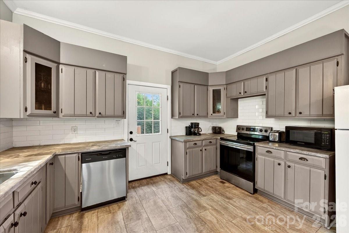 320 E 3rd Avenue — Gastonia