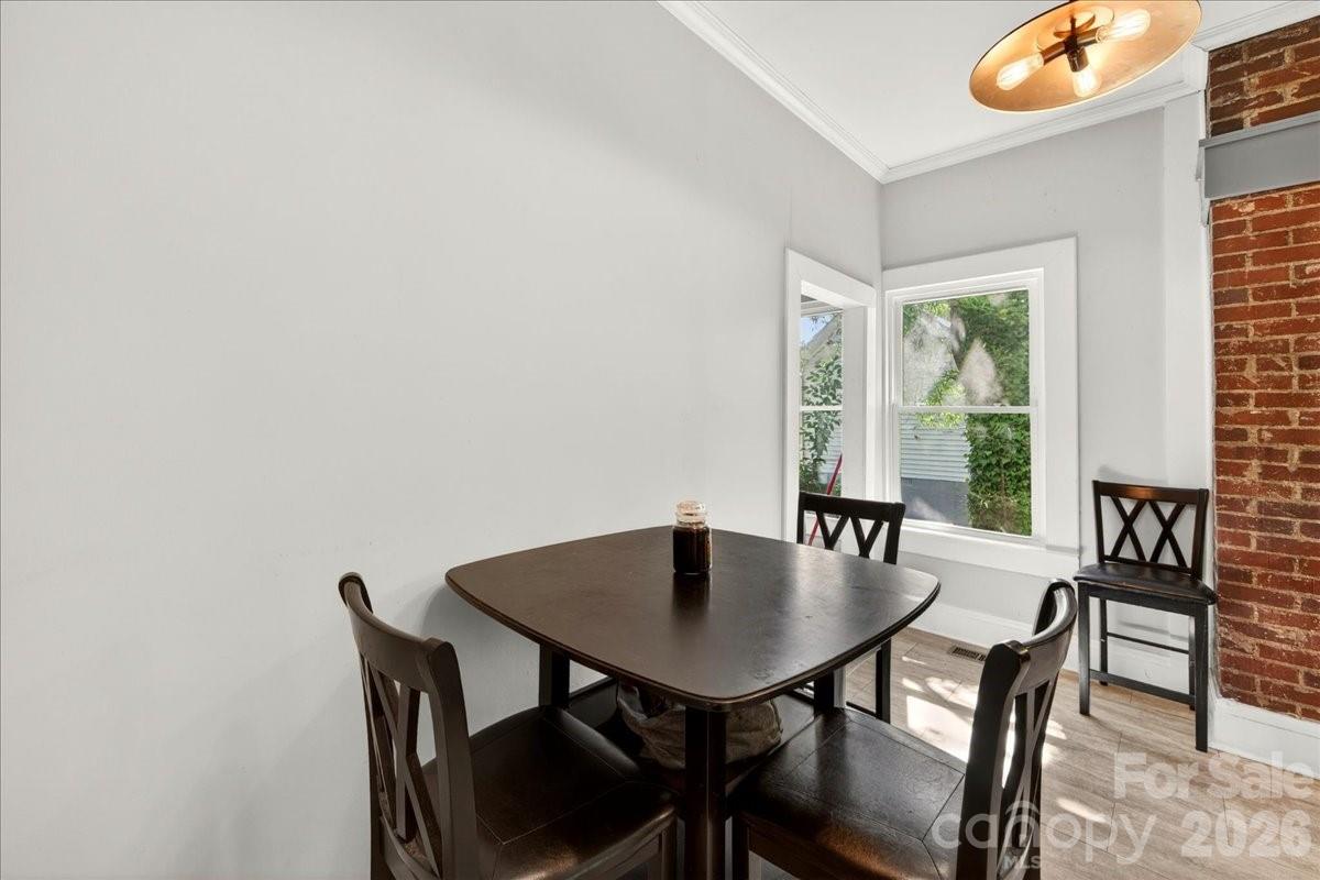 320 E 3rd Avenue — Gastonia