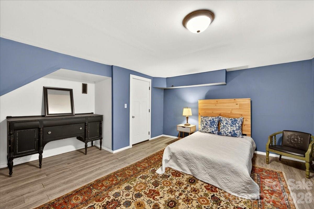 320 E 3rd Avenue — Gastonia