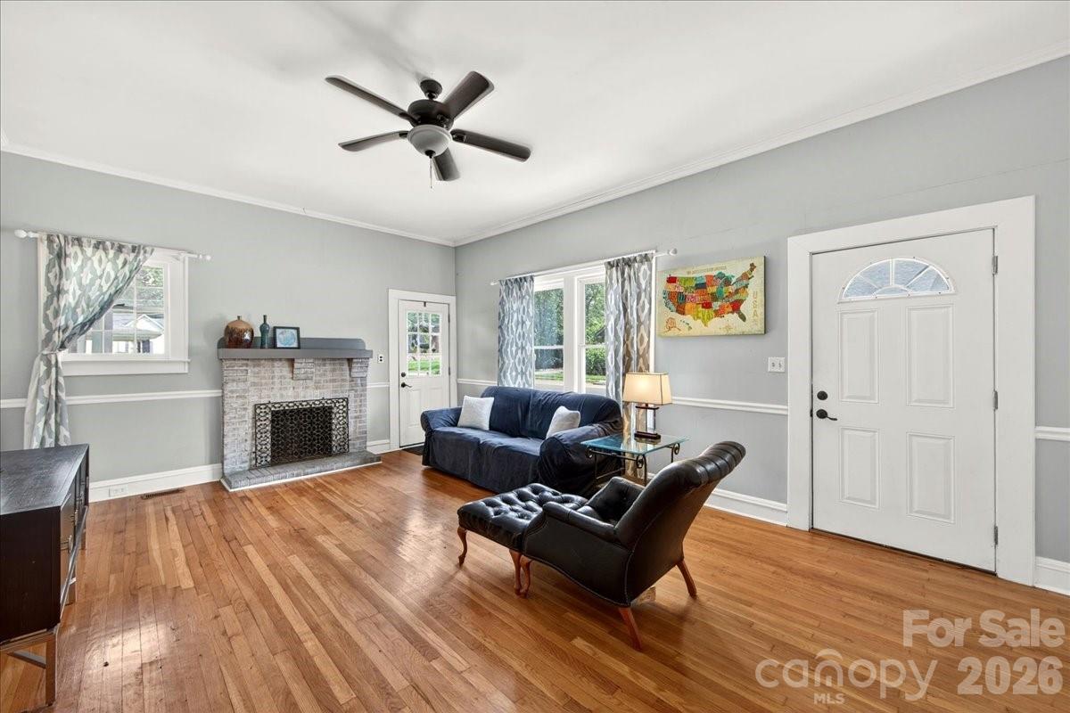 320 E 3rd Avenue — Gastonia