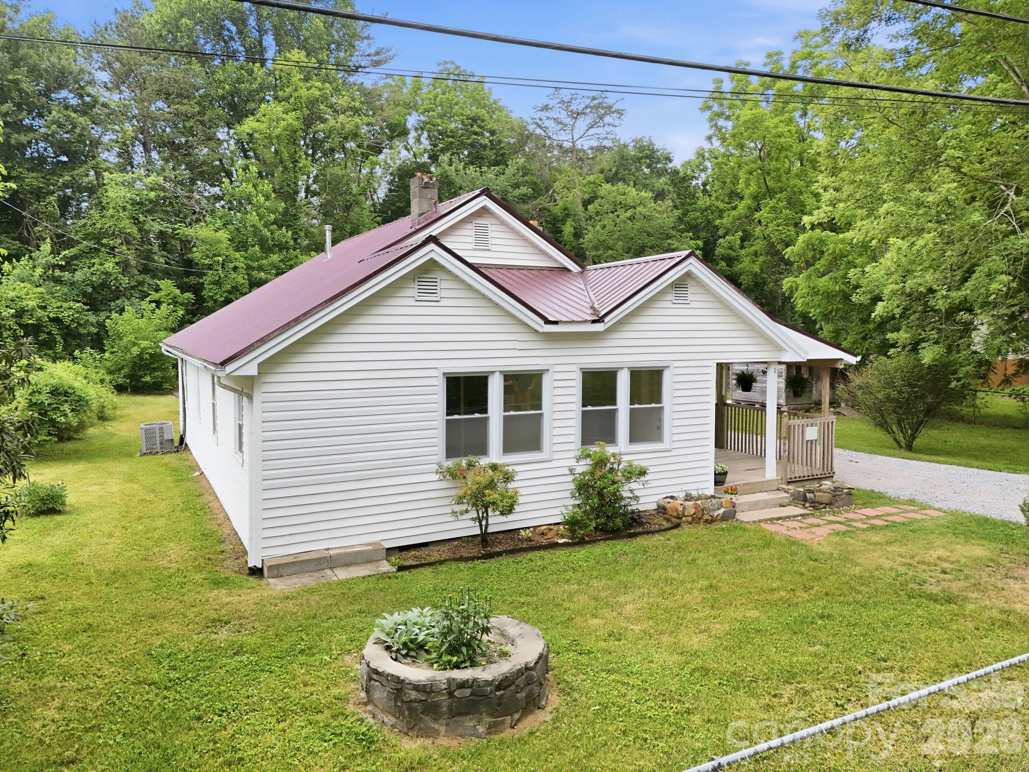 226 Vance Avenue — Black Mountain