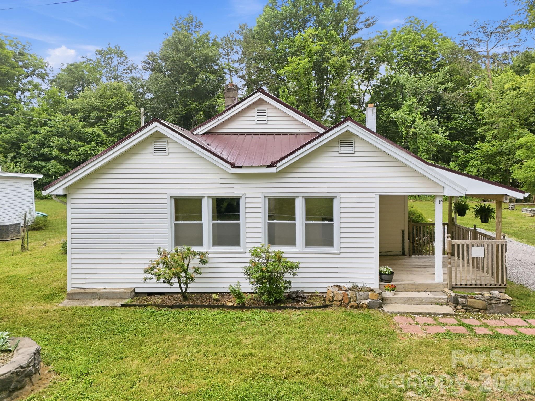 226 Vance Avenue — Black Mountain