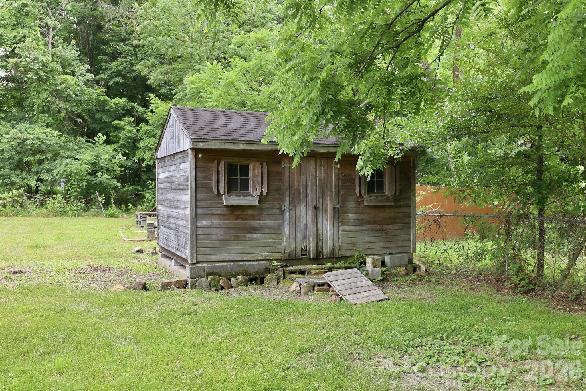 226 Vance Avenue — Black Mountain