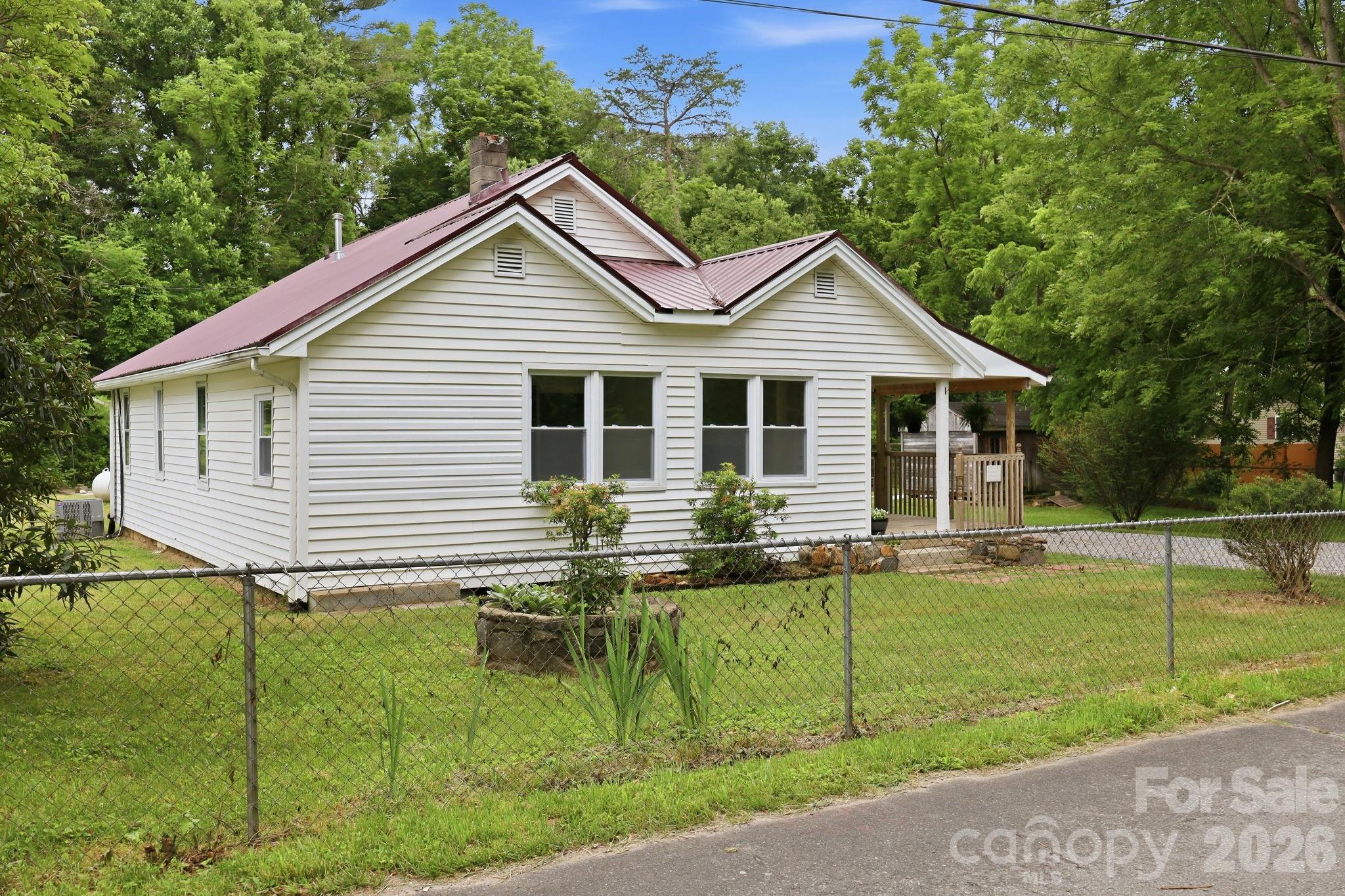226 Vance Avenue — Black Mountain