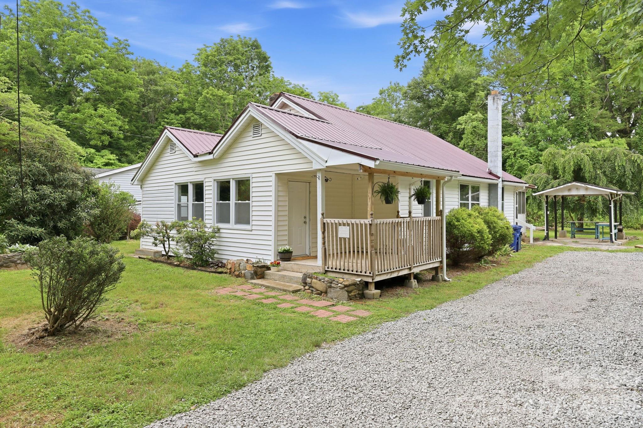 226 Vance Avenue — Black Mountain