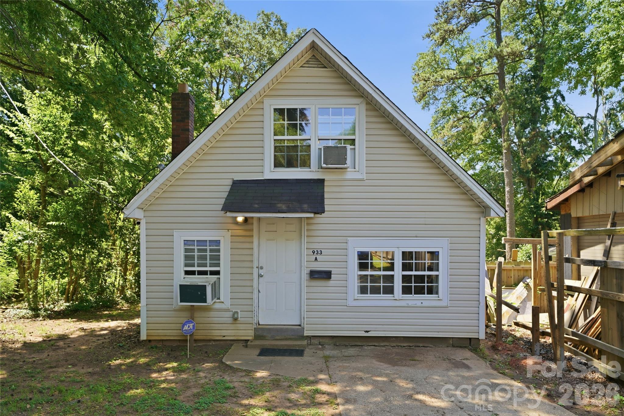 933 Rowan Street — Charlotte