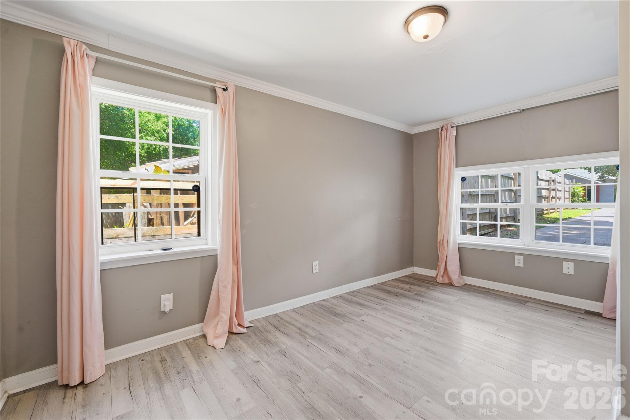 933 Rowan Street — Charlotte