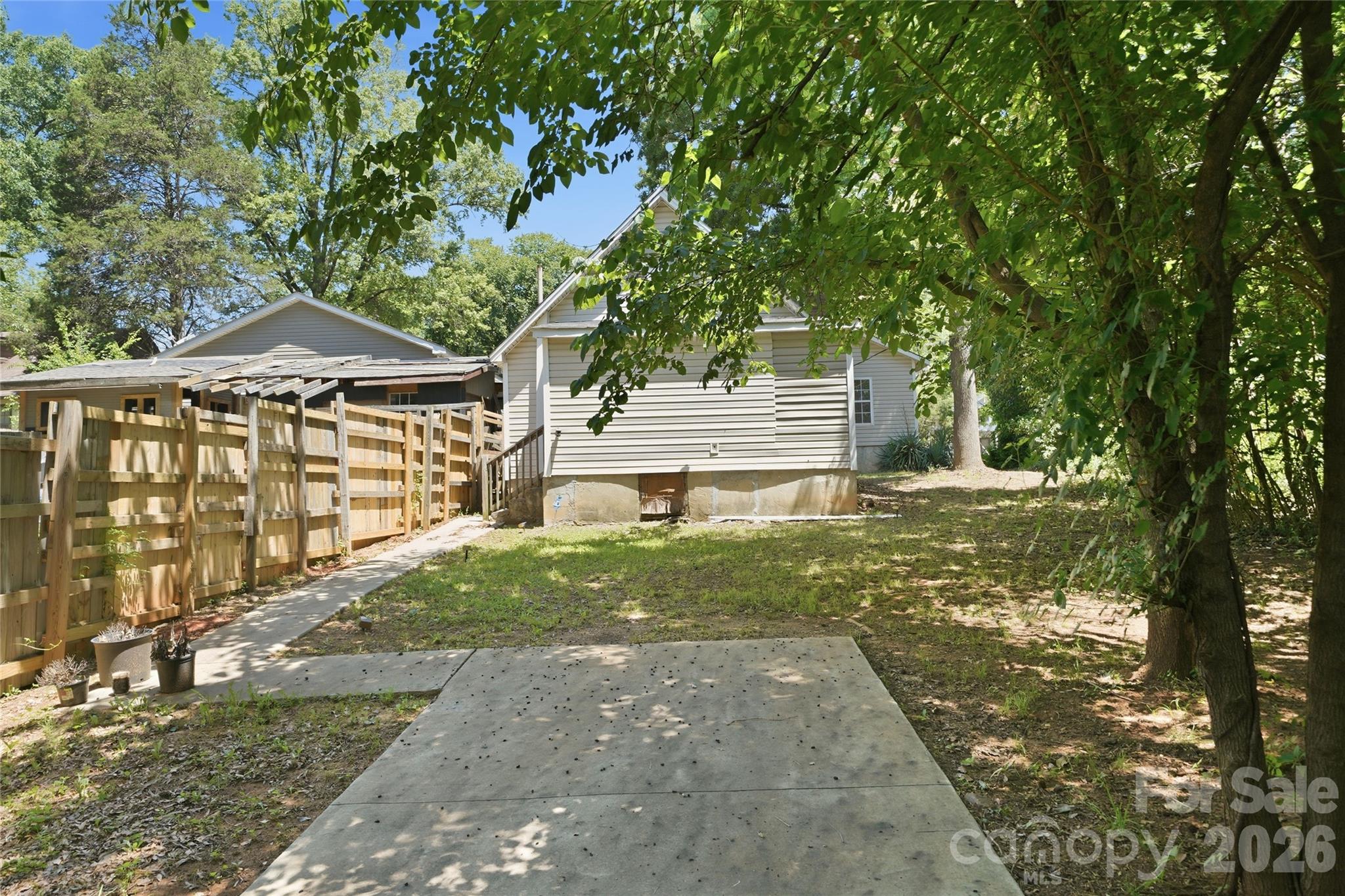 933 Rowan Street — Charlotte