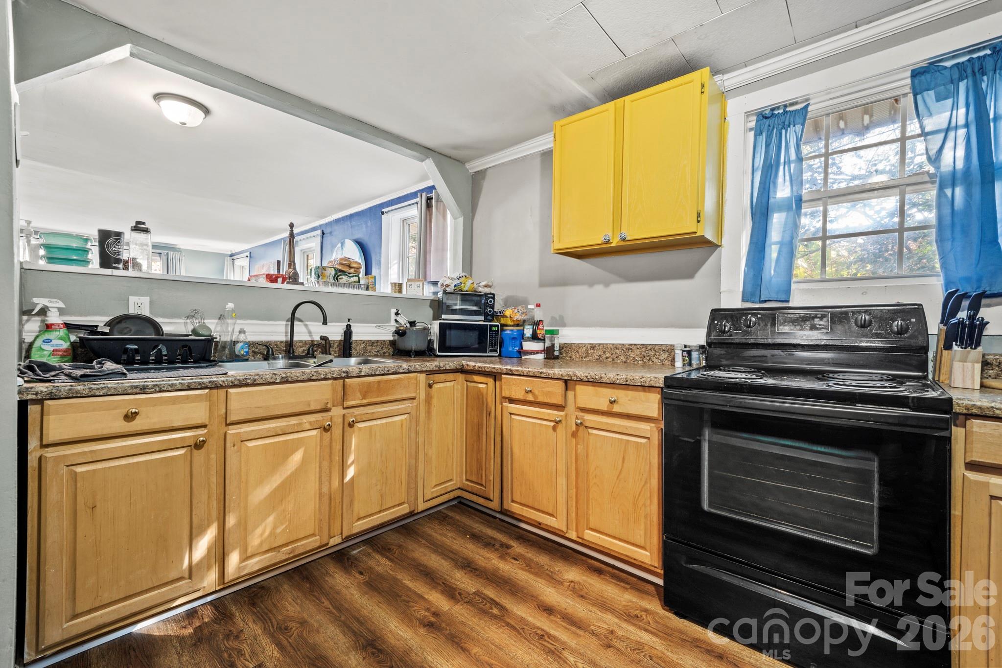 933 Rowan Street — Charlotte