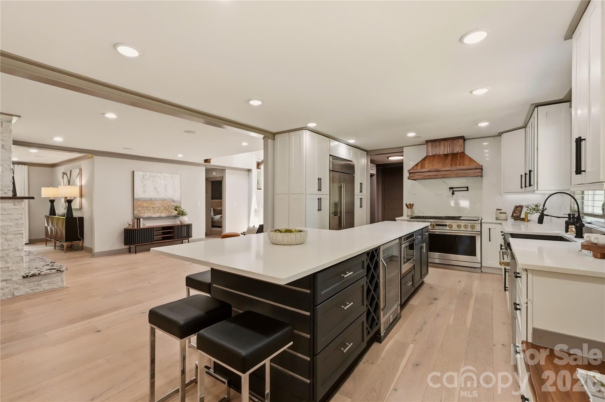 2919 Colony Road — Charlotte