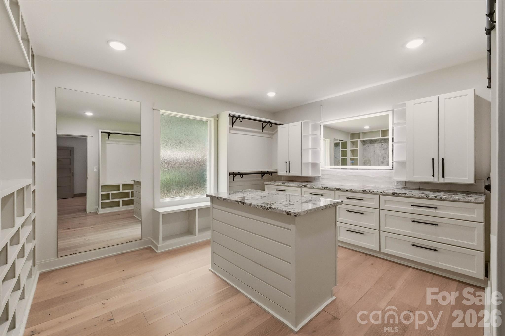 2919 Colony Road — Charlotte