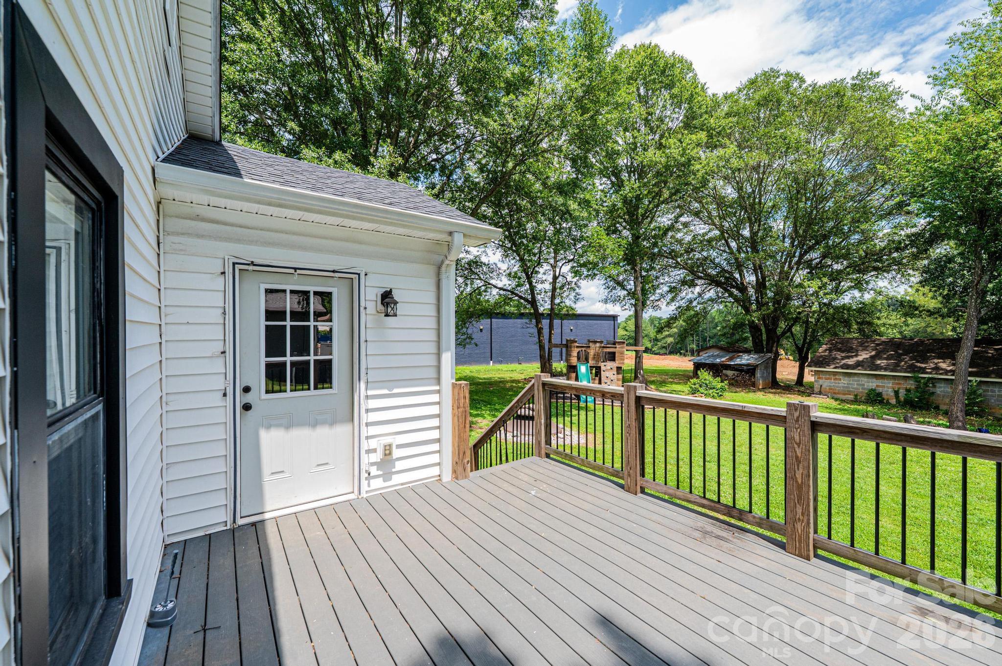 1460 17th Street NE — Hickory