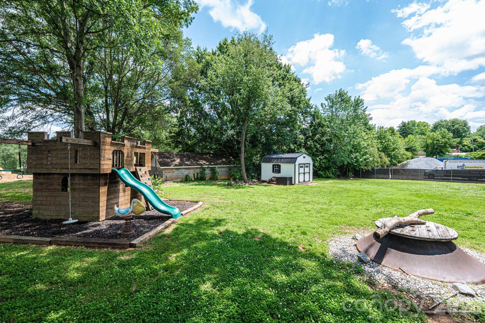 1460 17th Street NE — Hickory