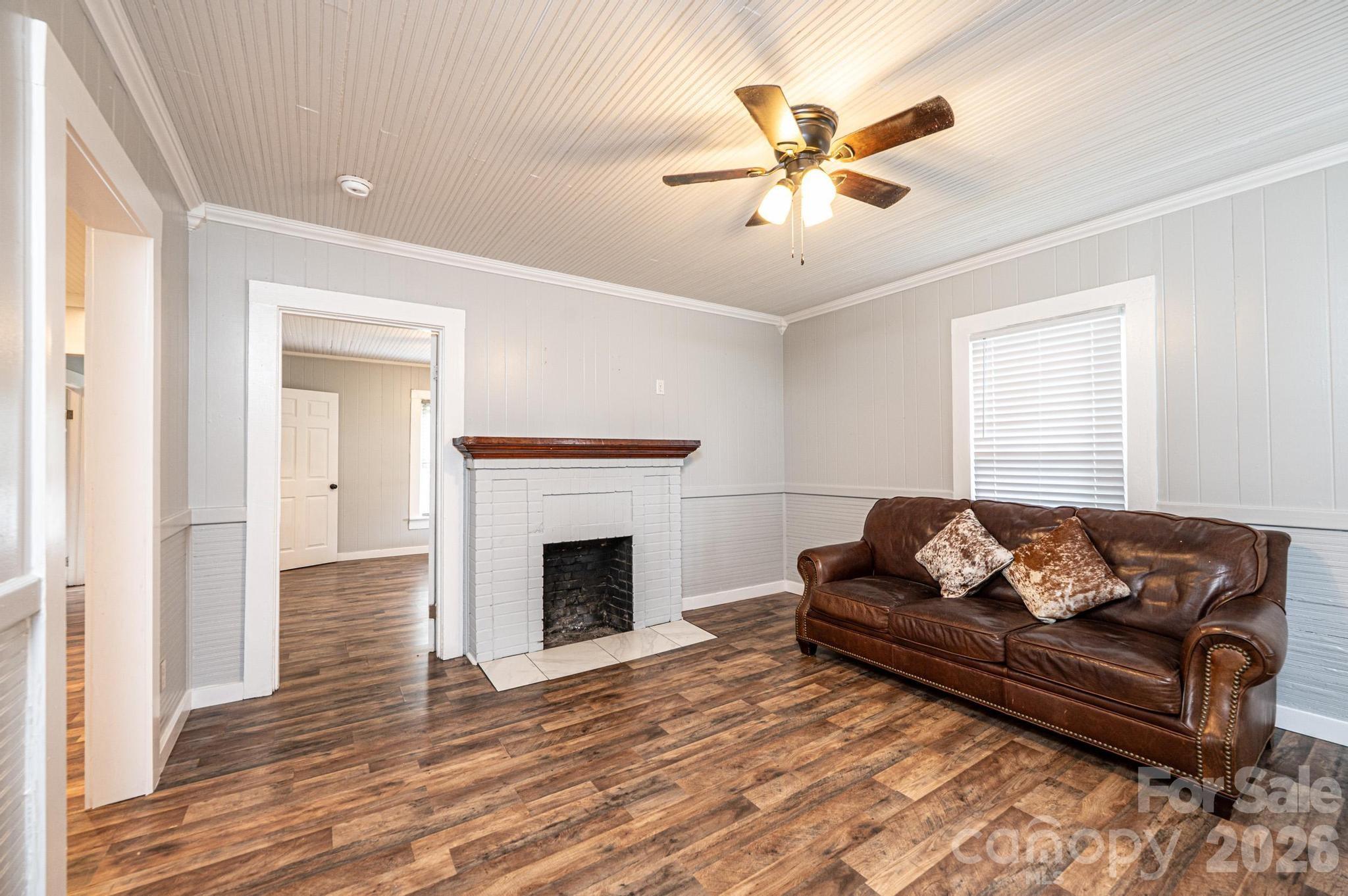 1460 17th Street NE — Hickory