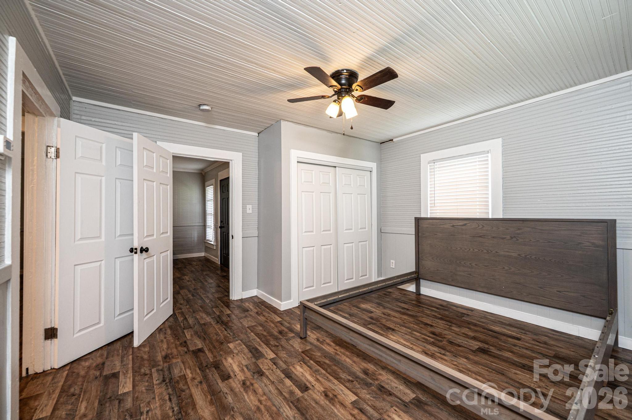 1460 17th Street NE — Hickory