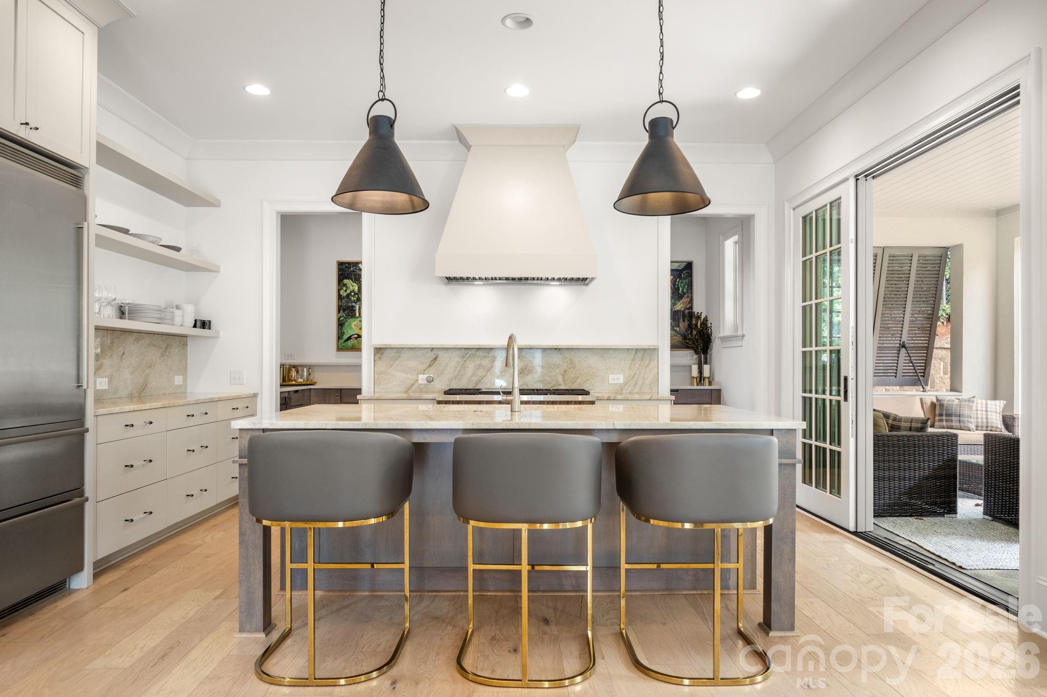 1355 S Kings Drive — Charlotte