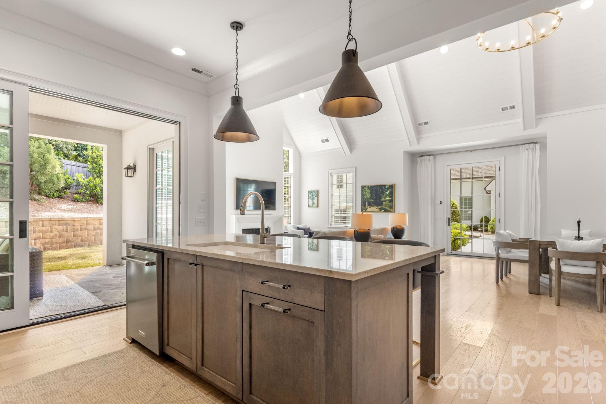 1355 S Kings Drive — Charlotte