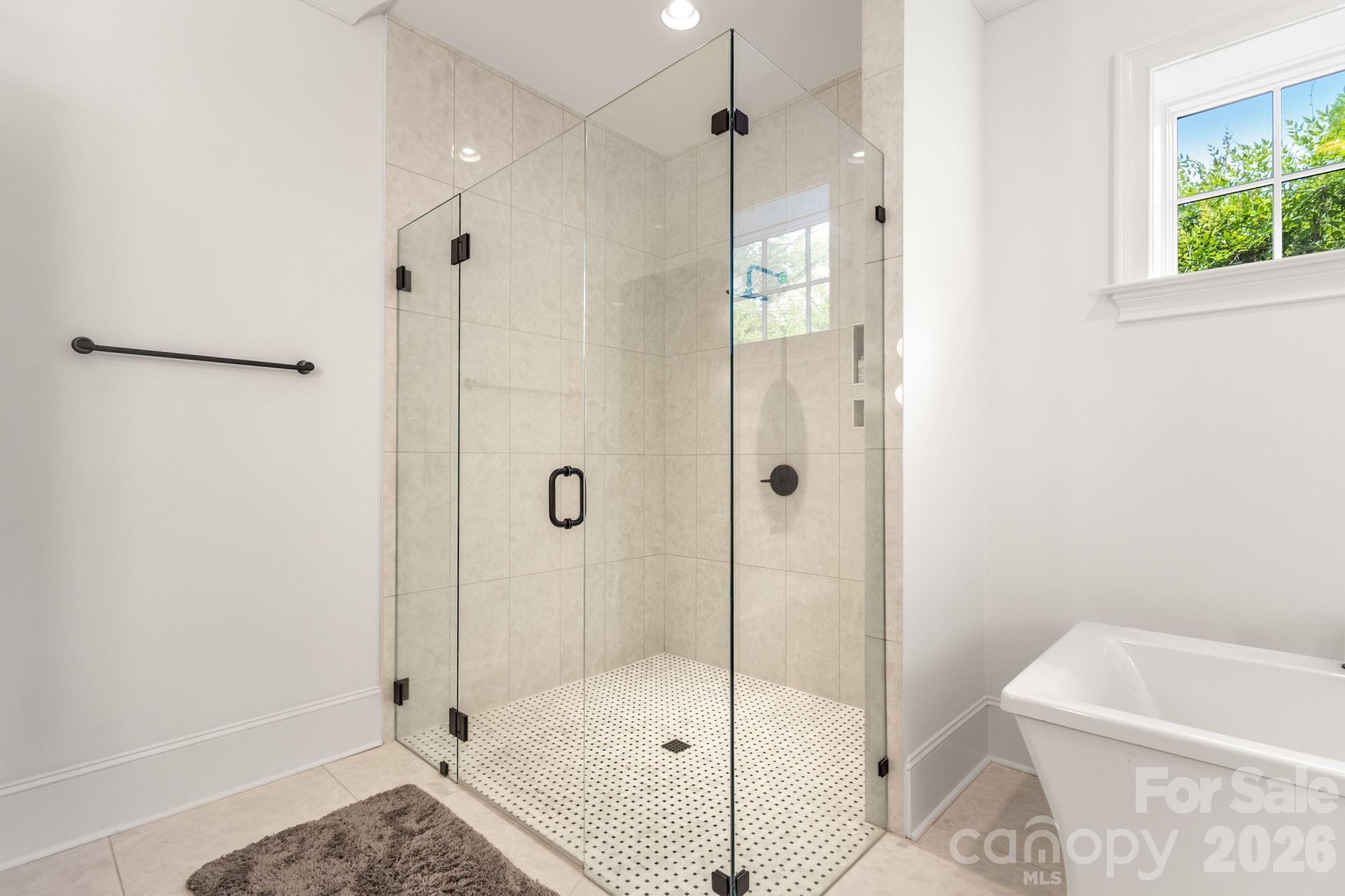 1355 S Kings Drive — Charlotte
