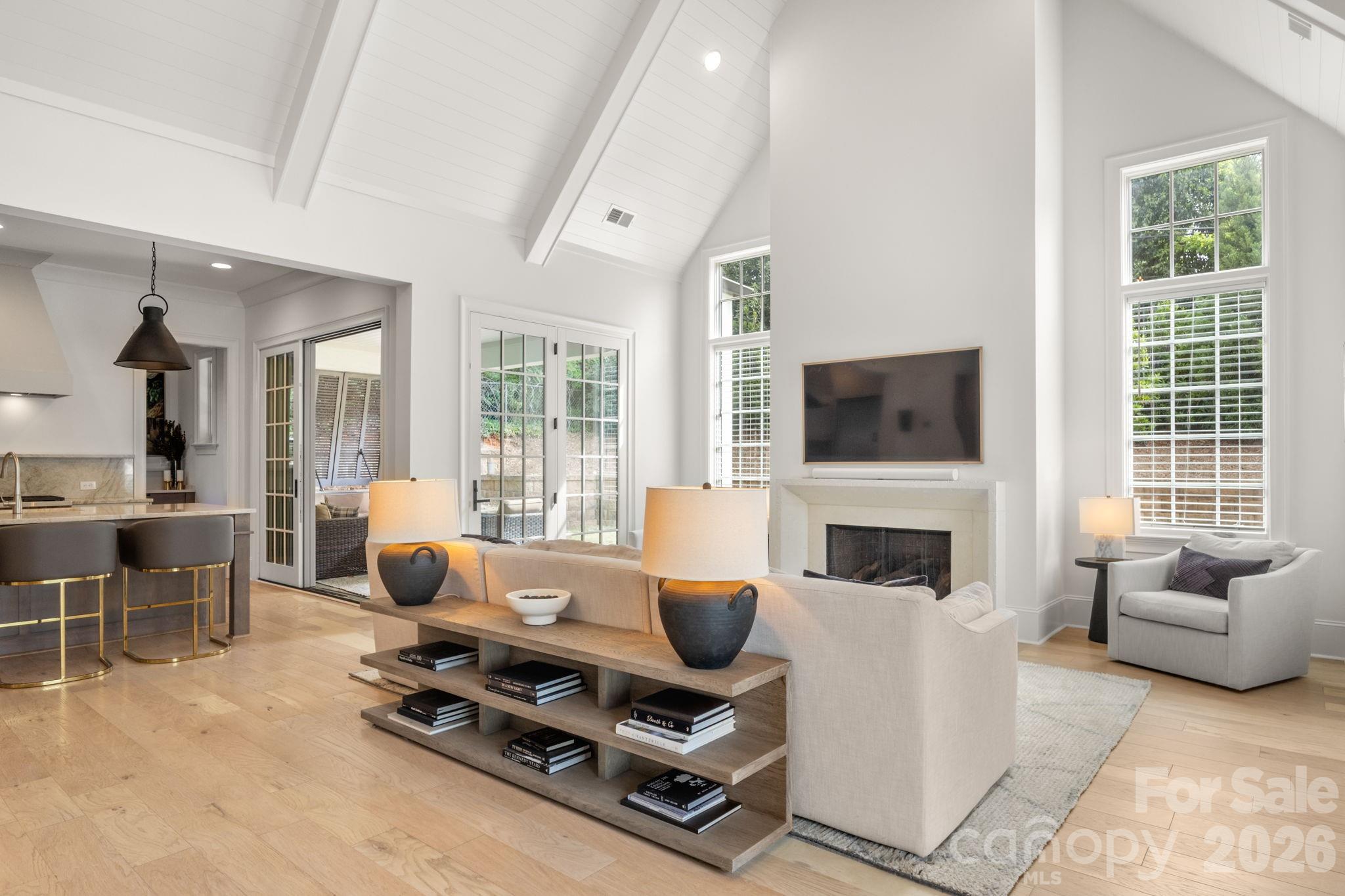 1355 S Kings Drive — Charlotte