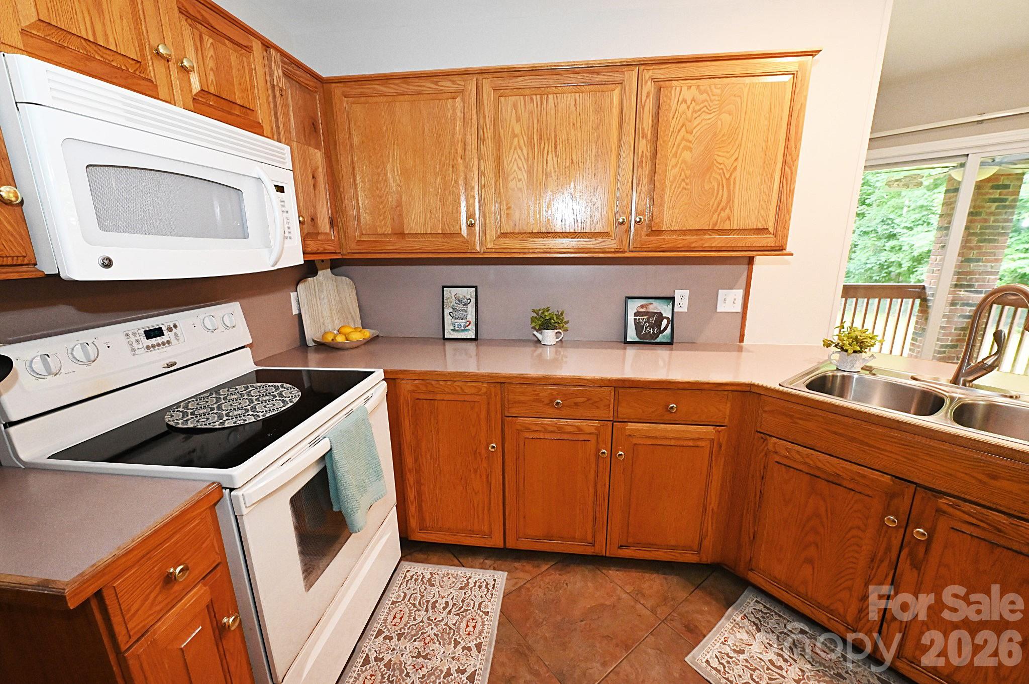 1035 E 24th Street — Newton