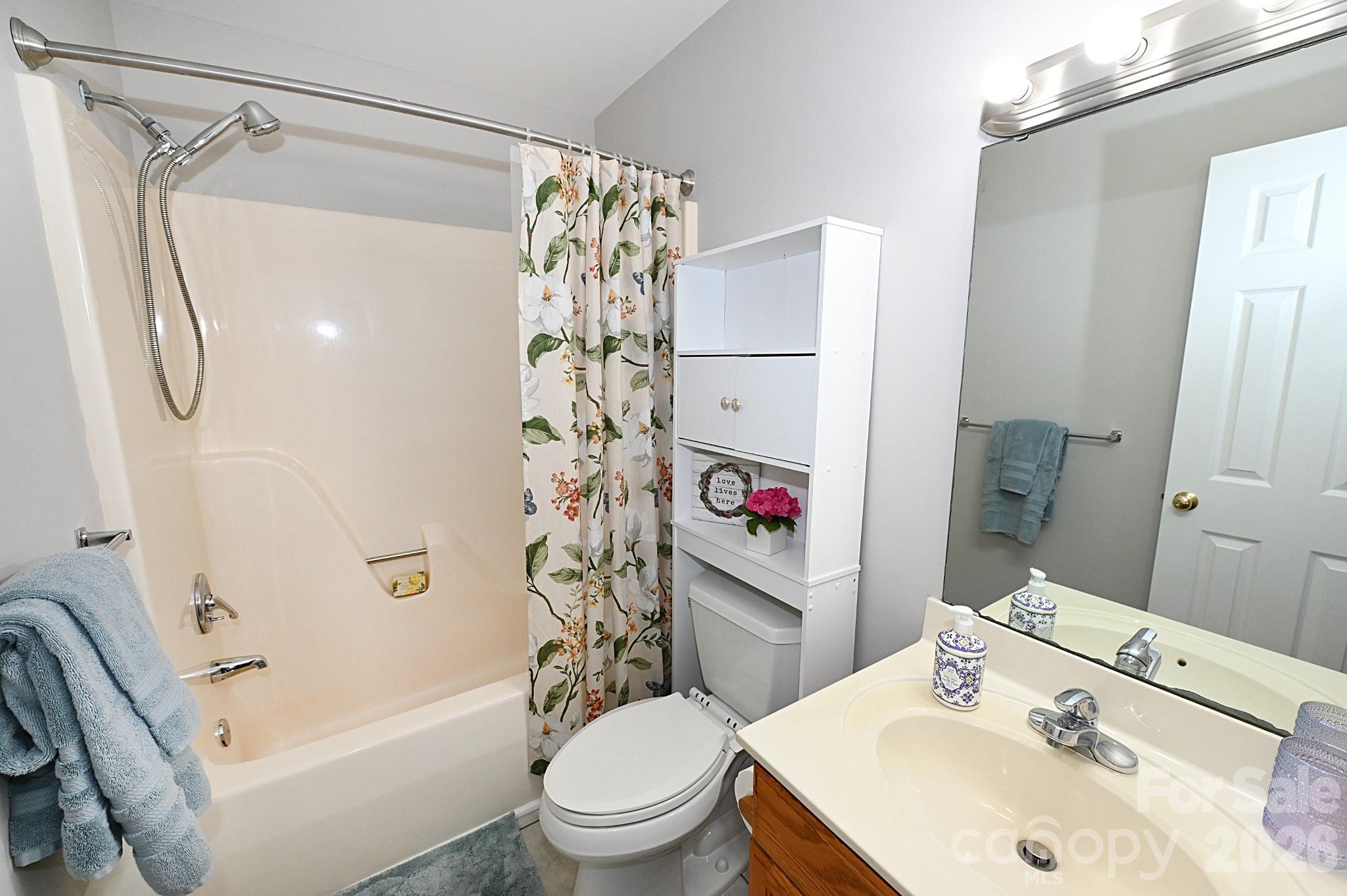 1035 E 24th Street — Newton