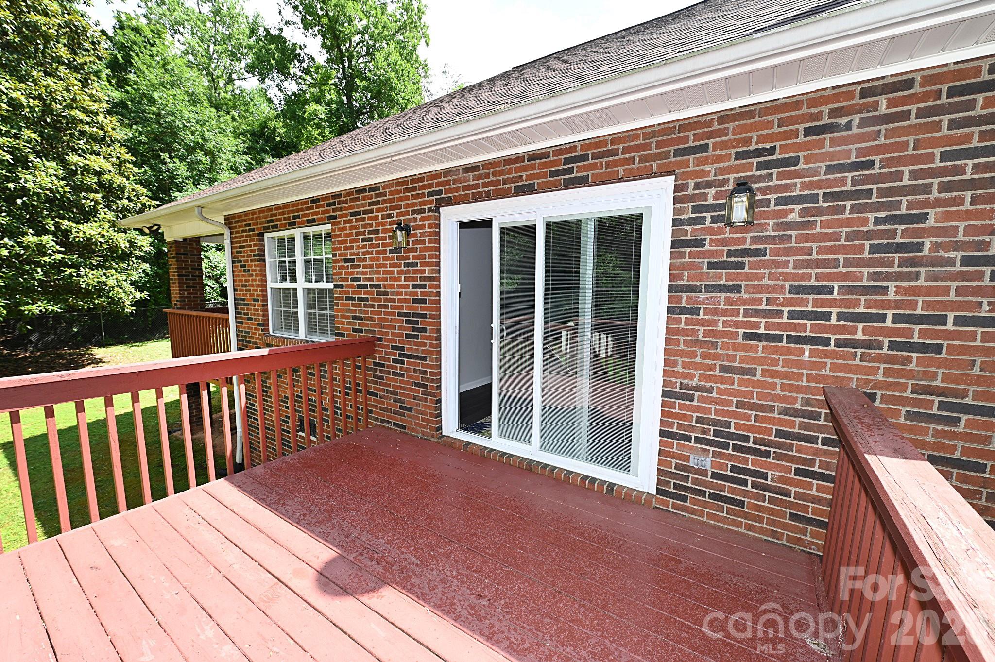 1035 E 24th Street — Newton