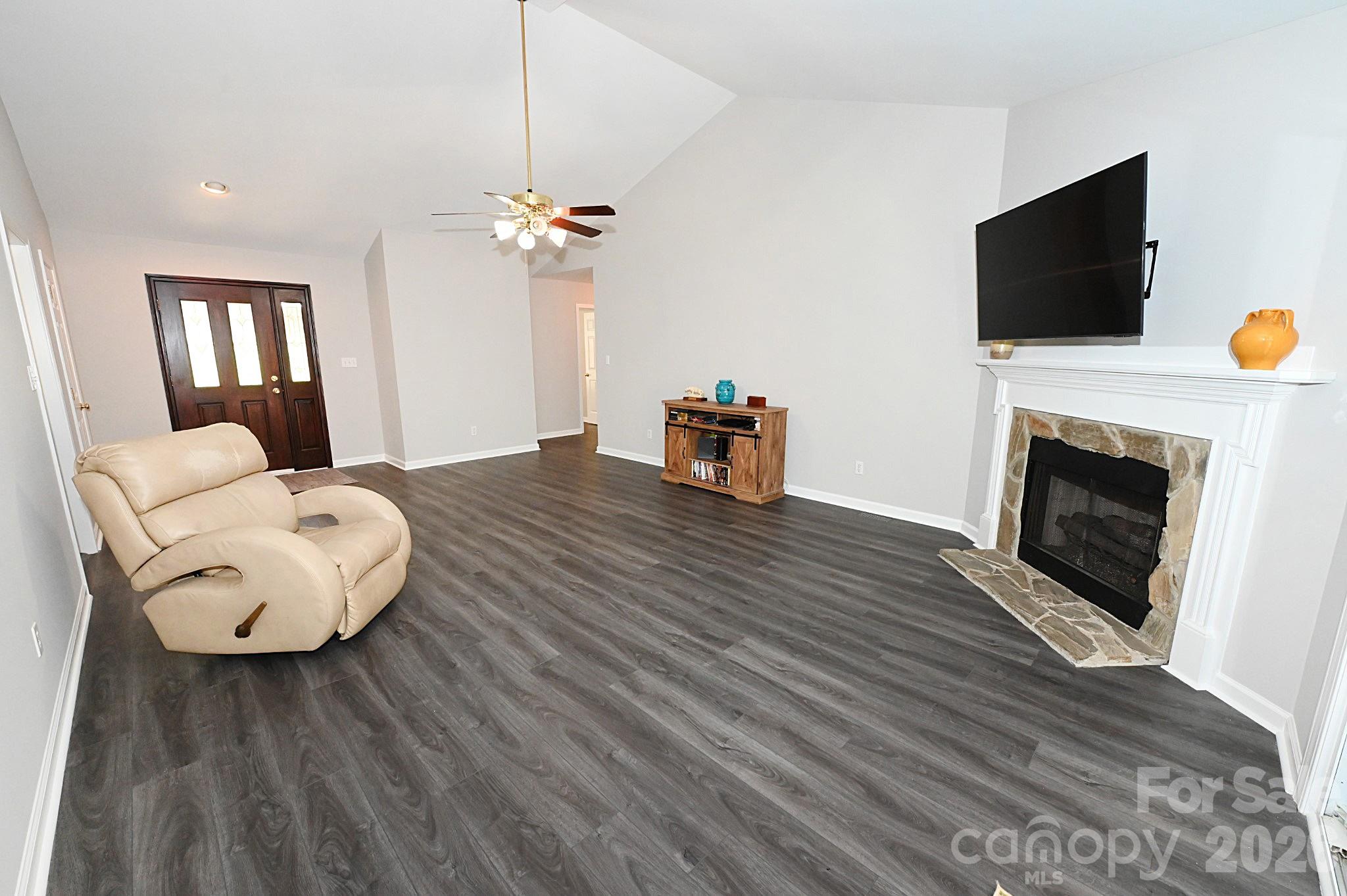 1035 E 24th Street — Newton