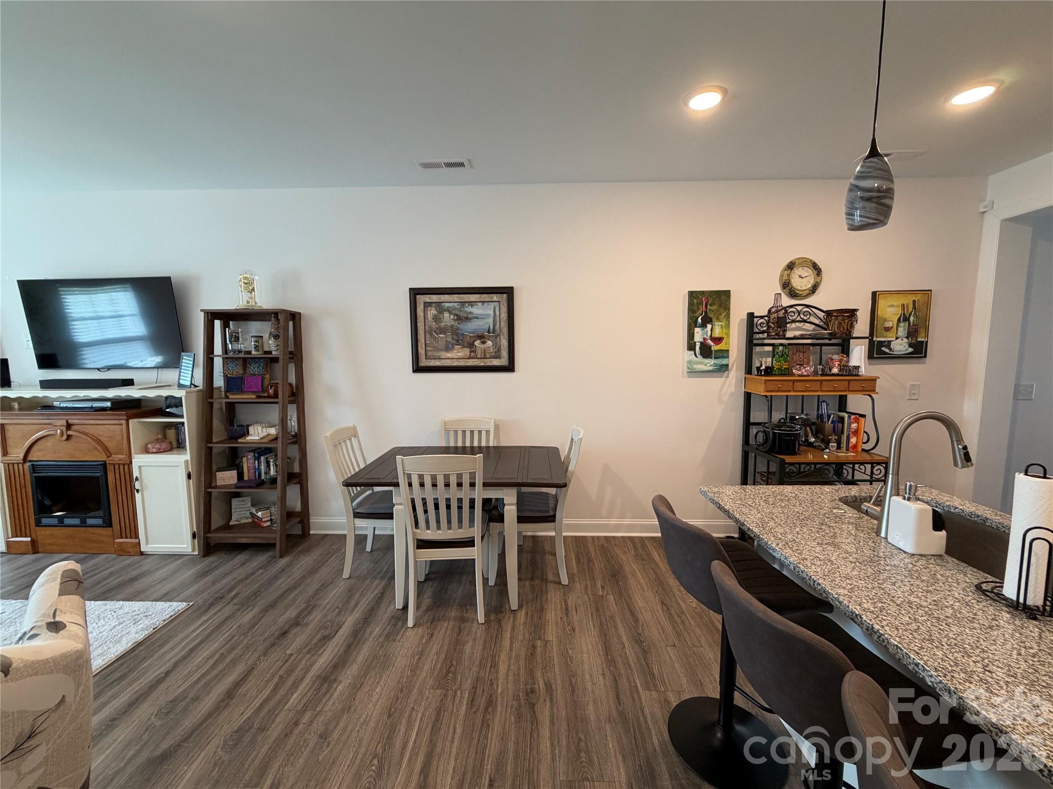 2125 24th Street Lane SE — Hickory