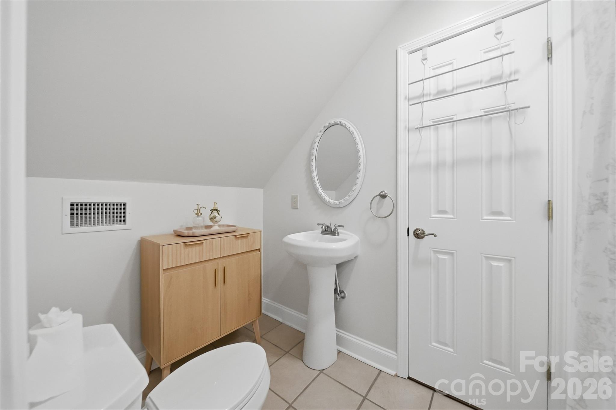 176 Charis Lane — Statesville