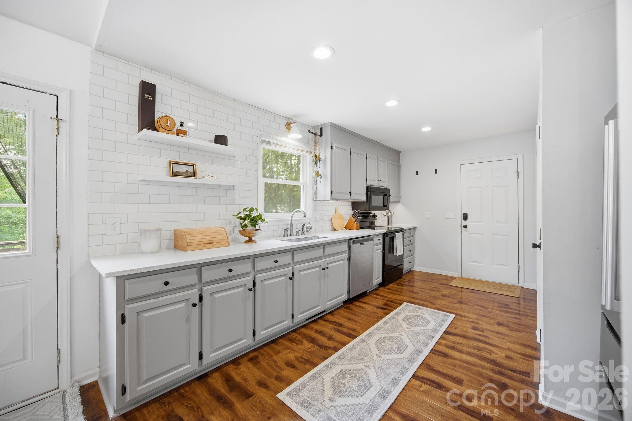 600 Gray Drive — Charlotte