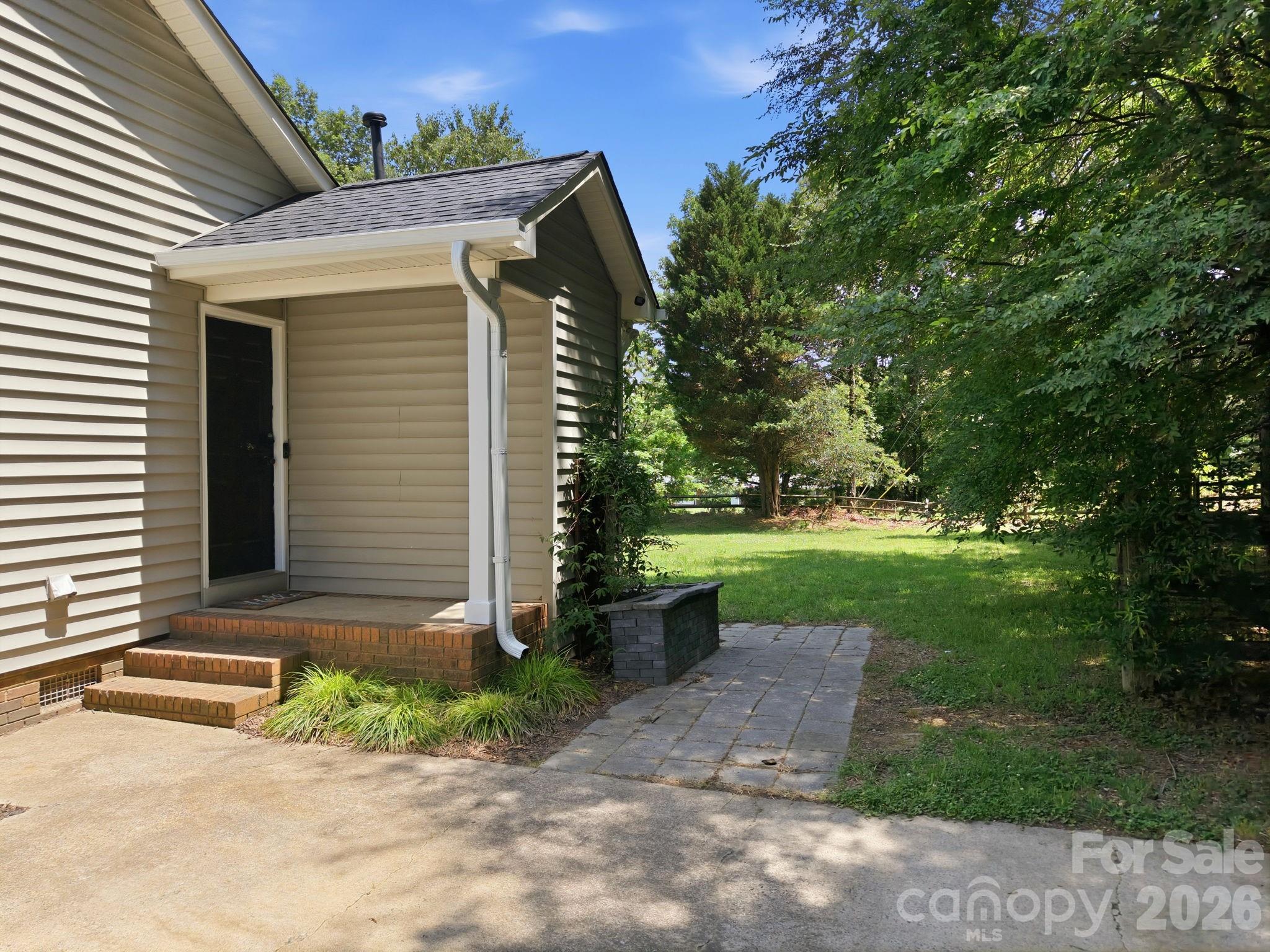 600 Gray Drive — Charlotte