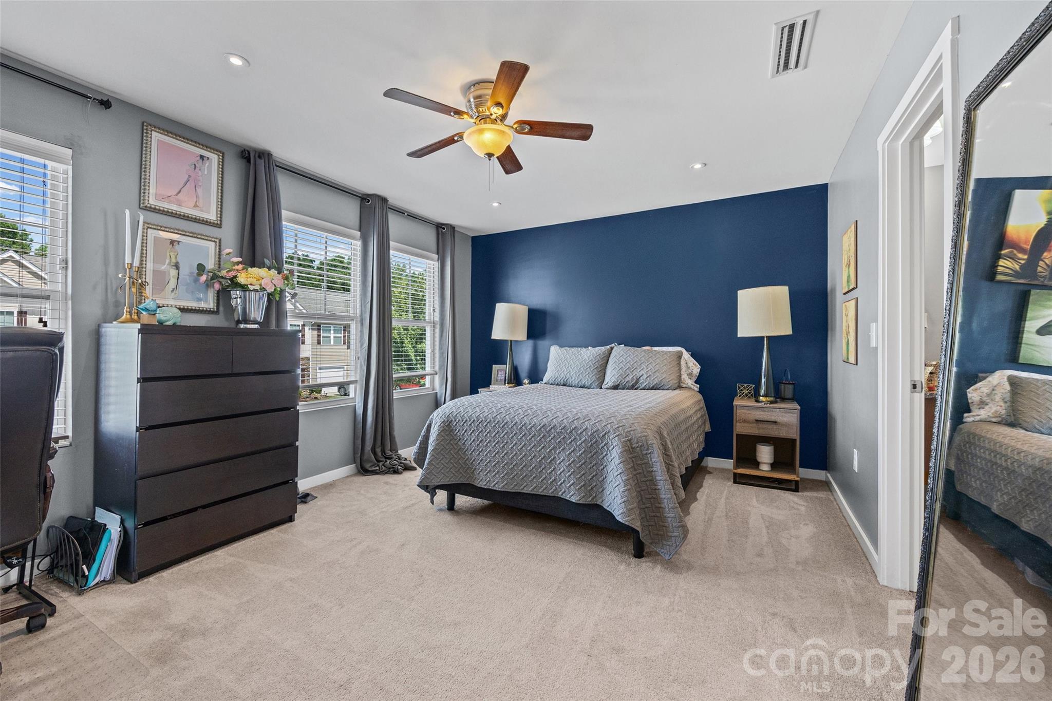 341 Battery Circle — Clover