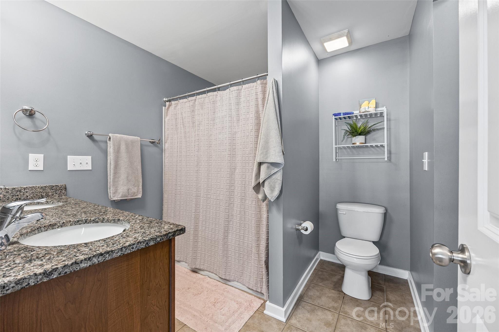 341 Battery Circle — Clover