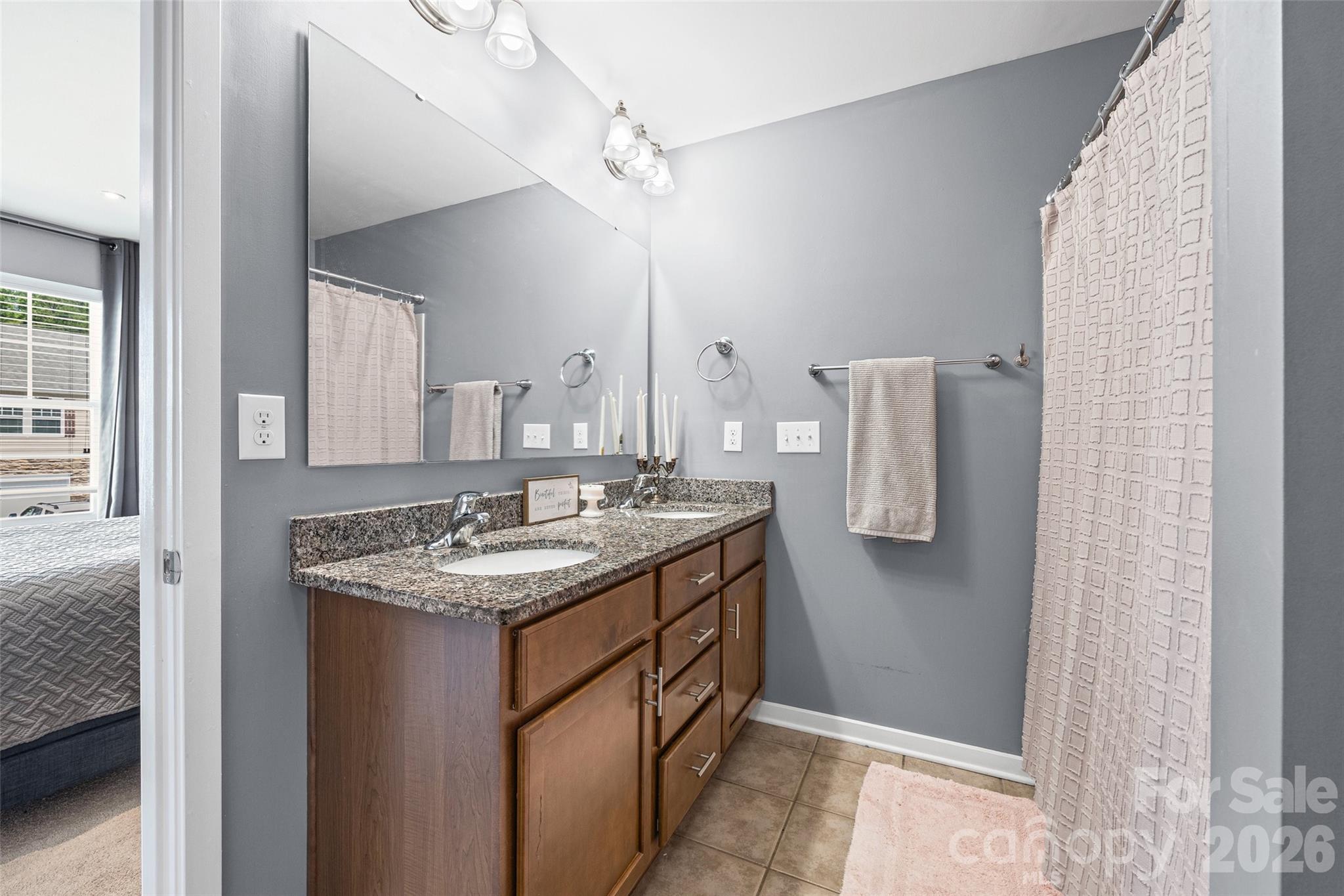 341 Battery Circle — Clover