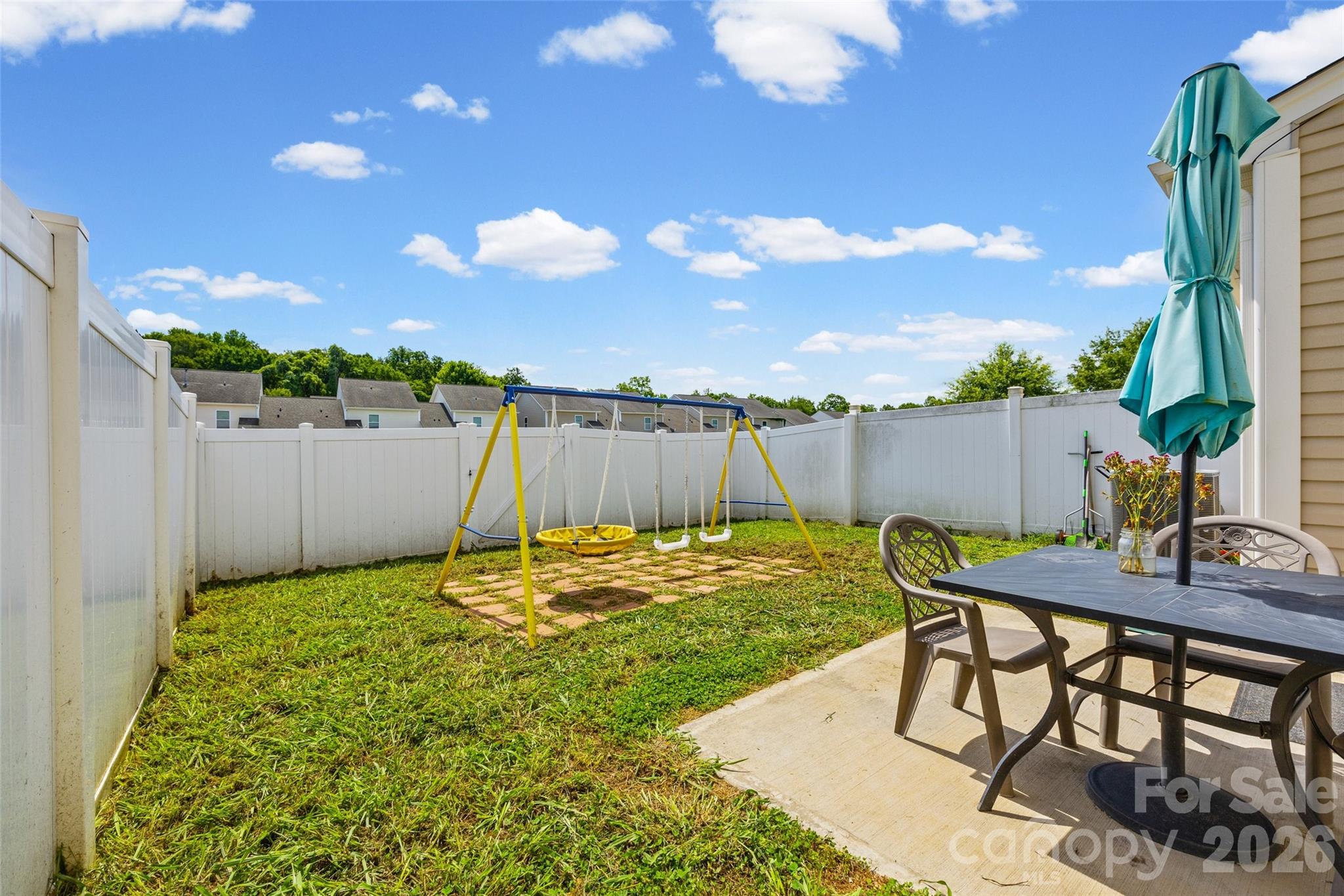 341 Battery Circle — Clover