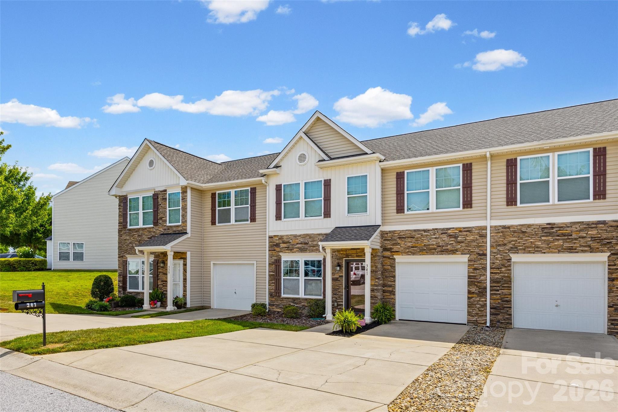 341 Battery Circle — Clover