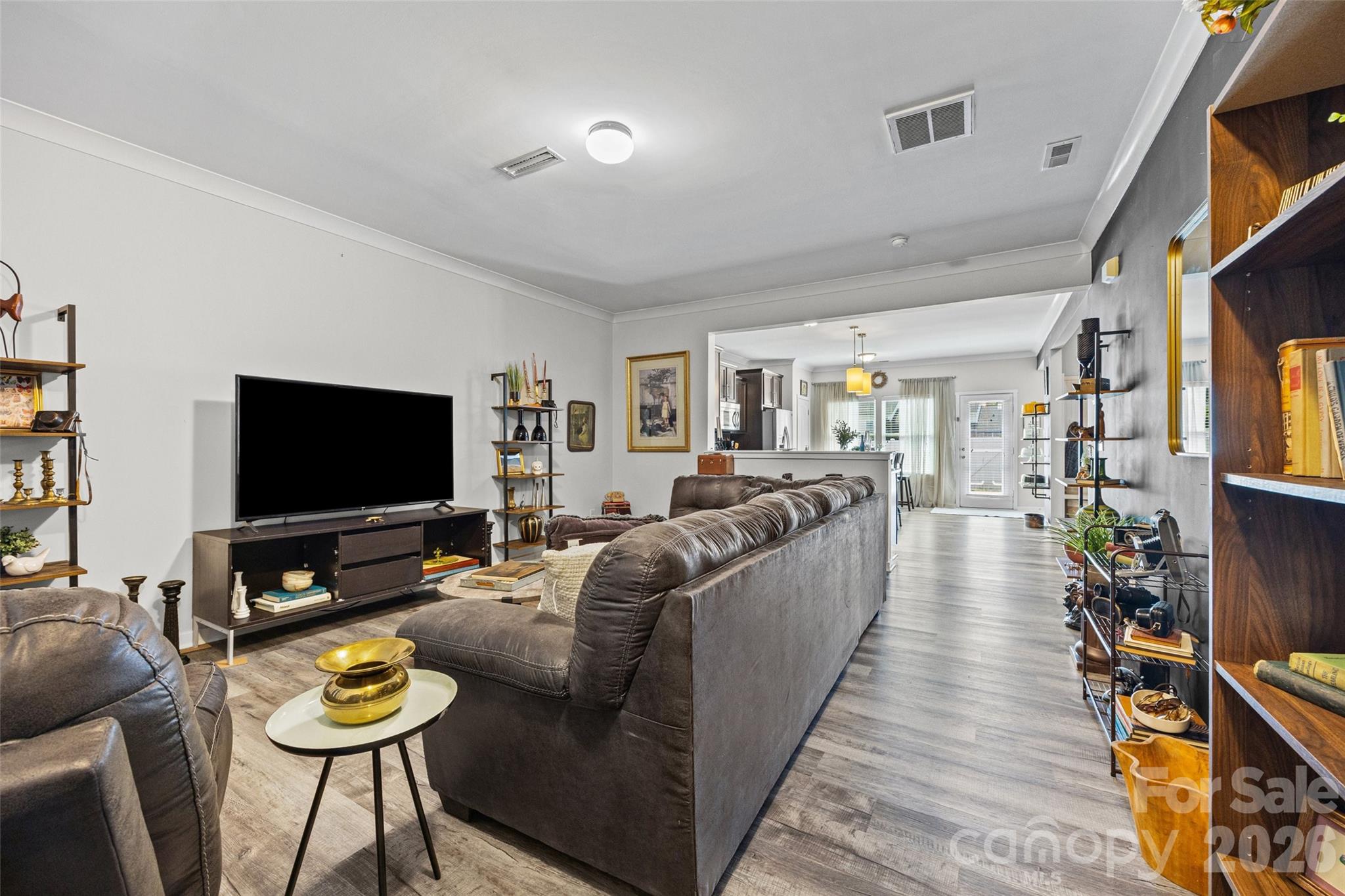 341 Battery Circle — Clover