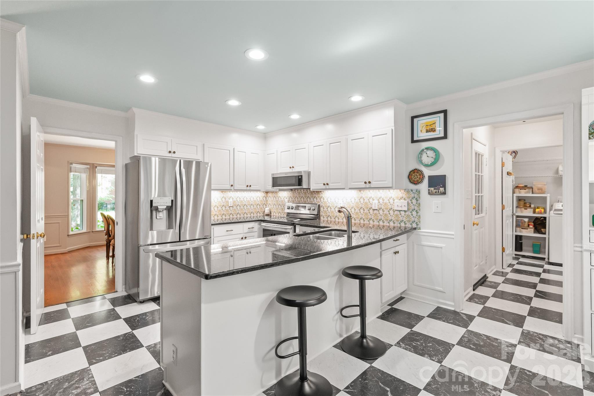 7022 Rocky Falls Road — Charlotte