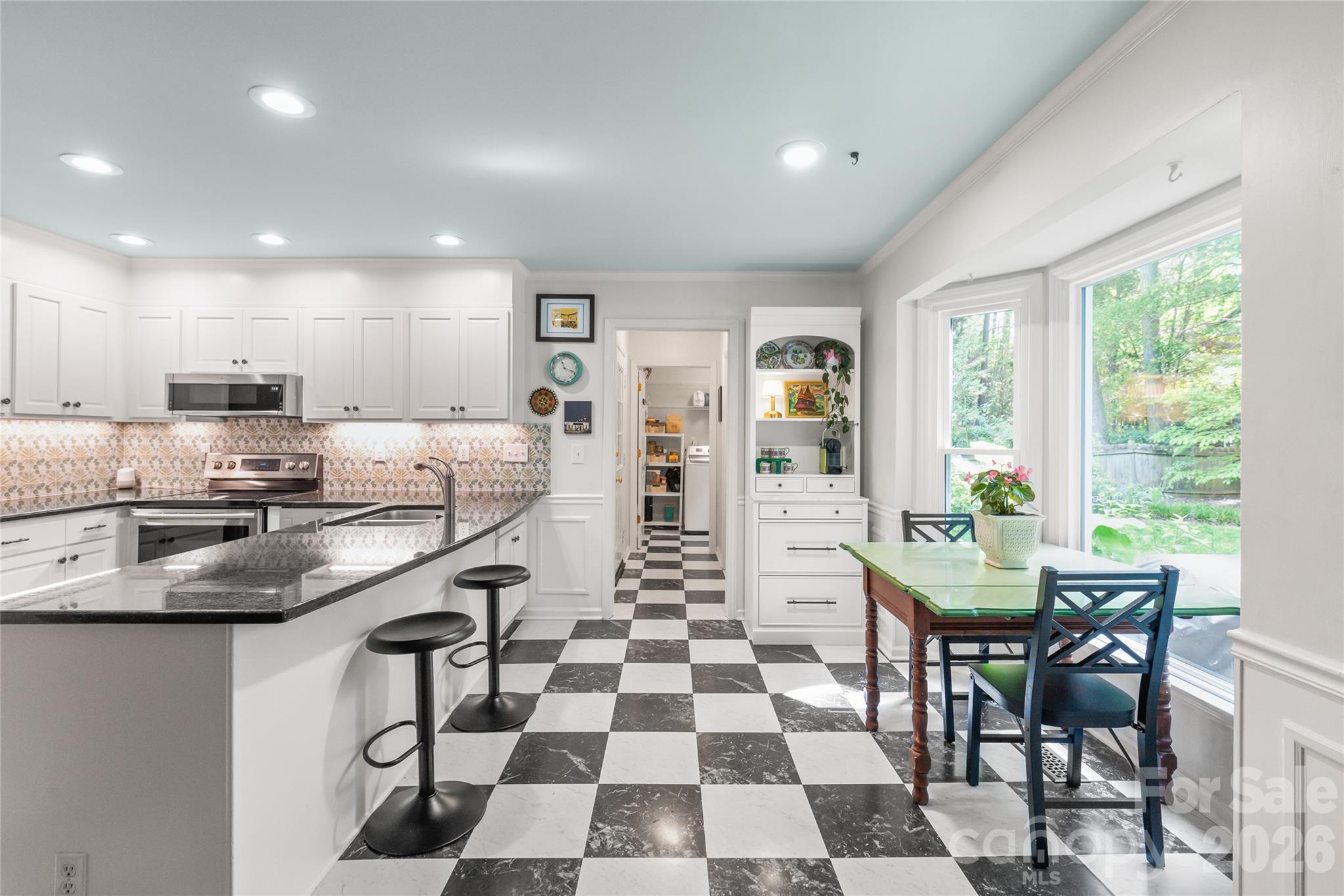 7022 Rocky Falls Road — Charlotte