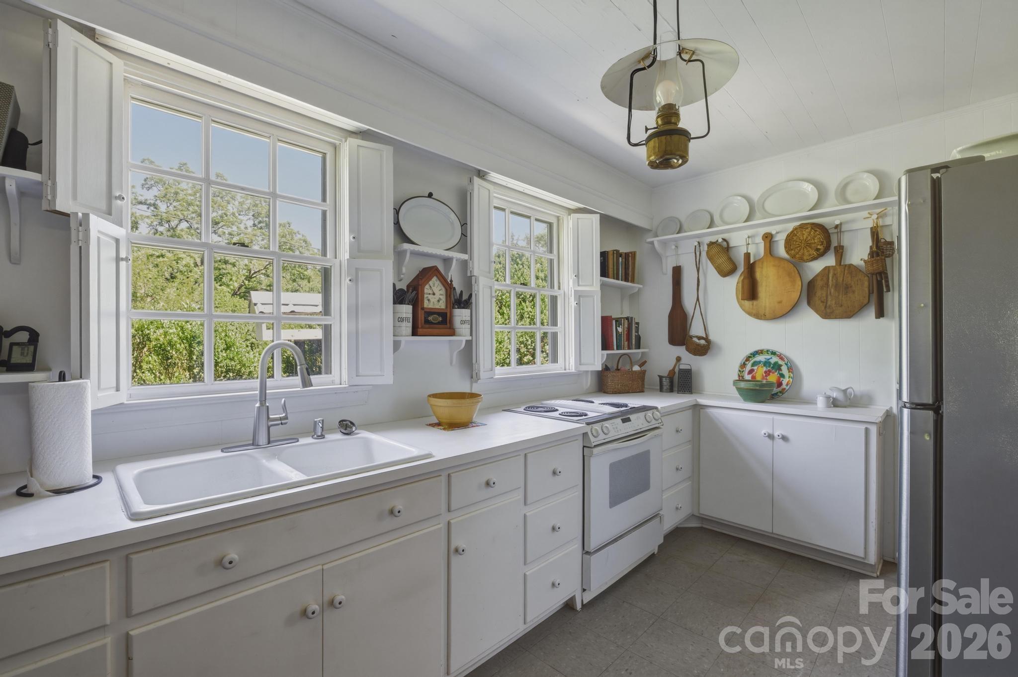 4157 Calico Road — Lenoir