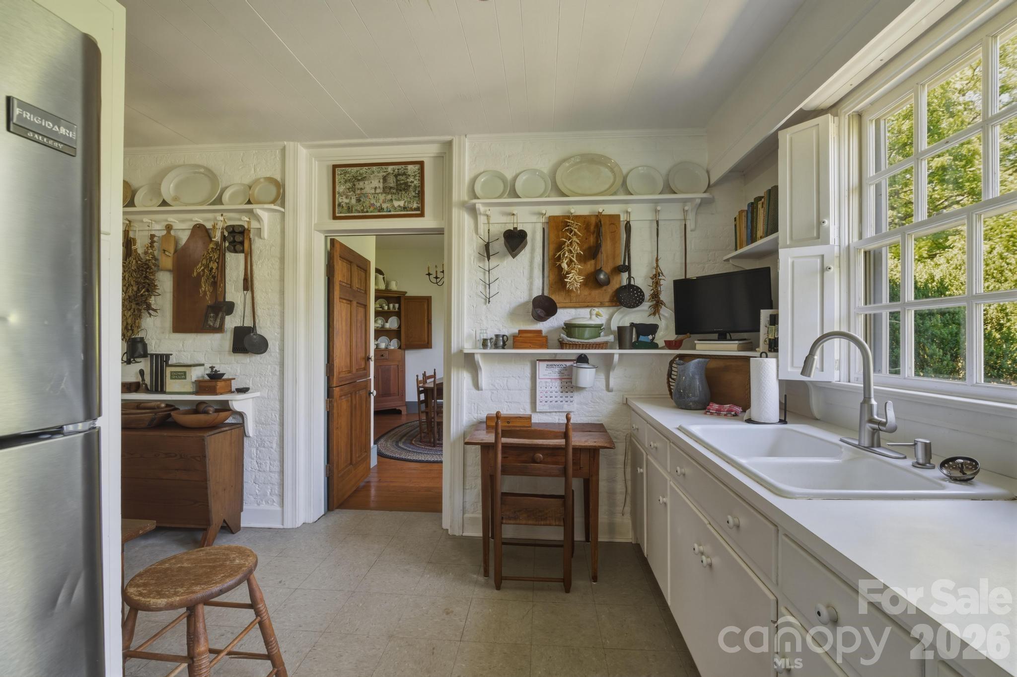 4157 Calico Road — Lenoir