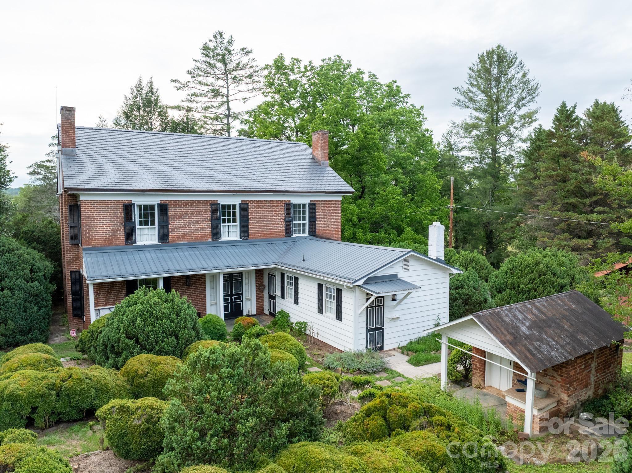 4157 Calico Road — Lenoir
