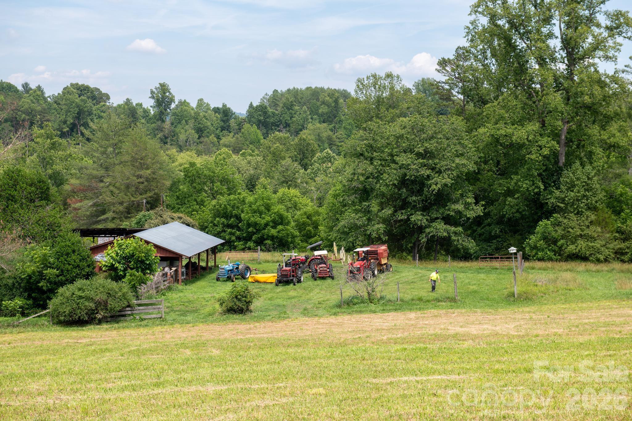 4157 Calico Road — Lenoir