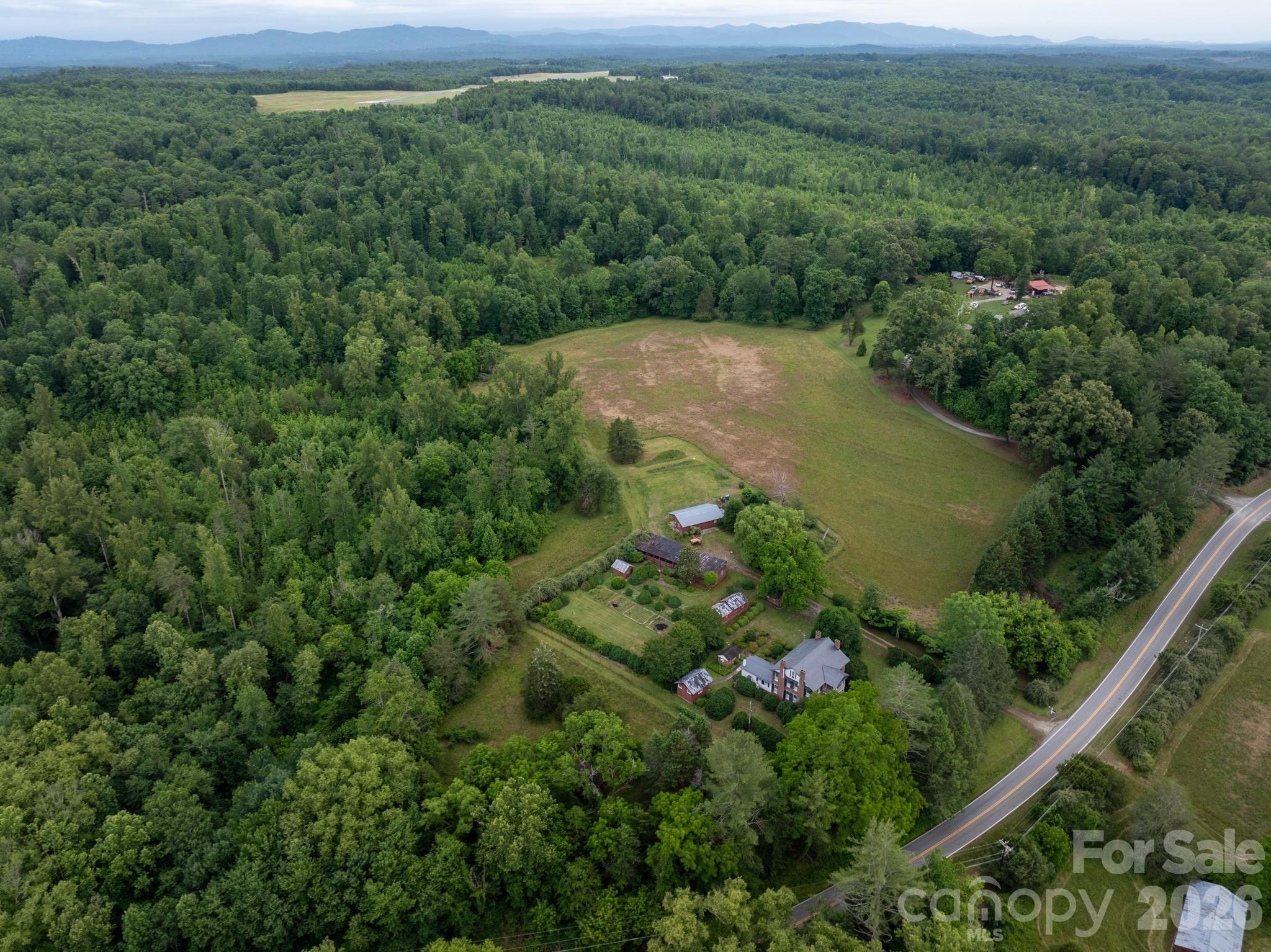 4157 Calico Road — Lenoir