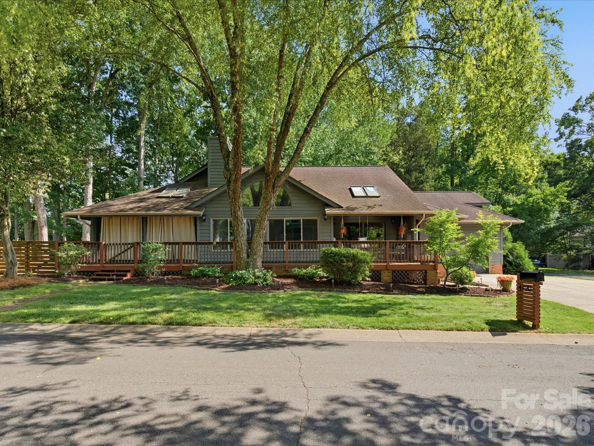 4720 Grey Moss Drive — Lake Wylie